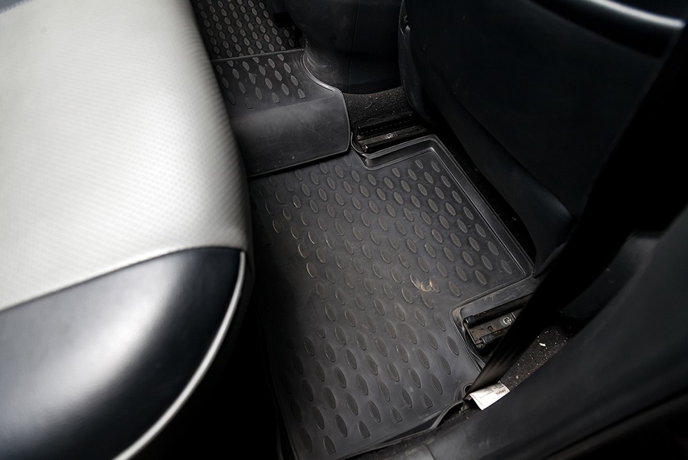 Winter Floor Mats: Essential Safety Gear For Your Vehicle