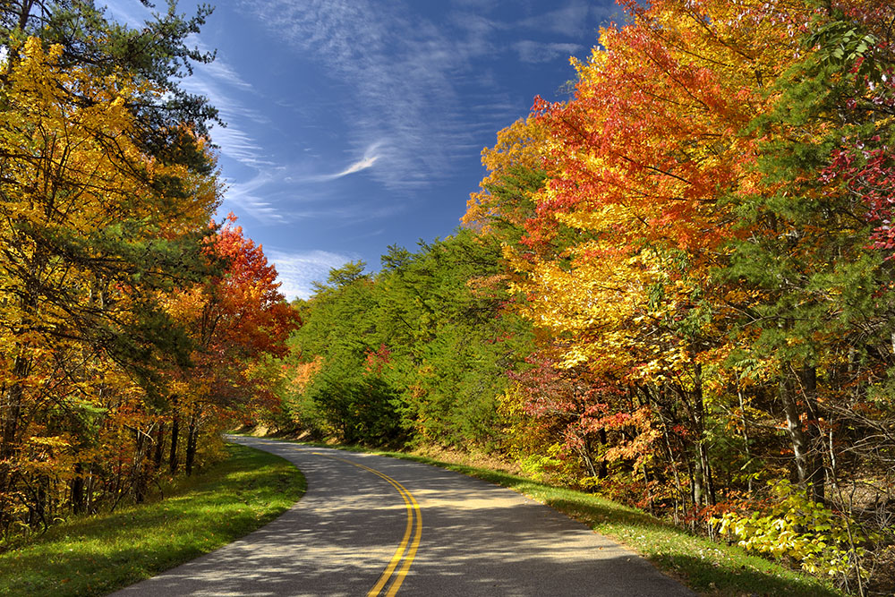 Leaf Peeper Highways: Routes for Colorful Autumn Adventure